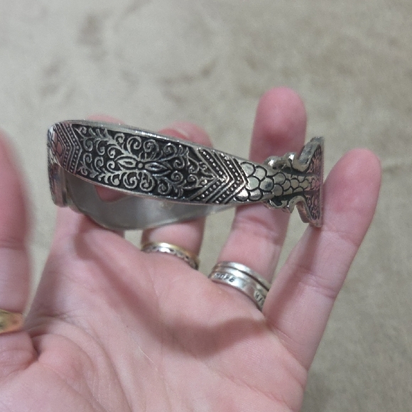 Silver Plated Snake Spring Hinged Bangle - Picture 4 of 7